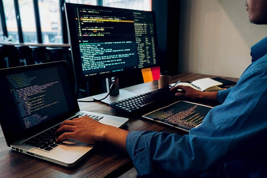 востребованные it-профессии 2023 года
